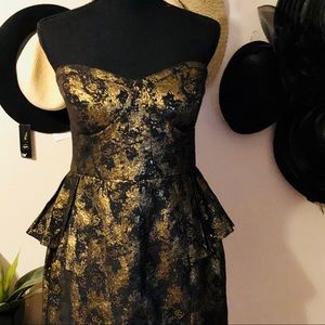 *Off Shoulder Pendulum Dress